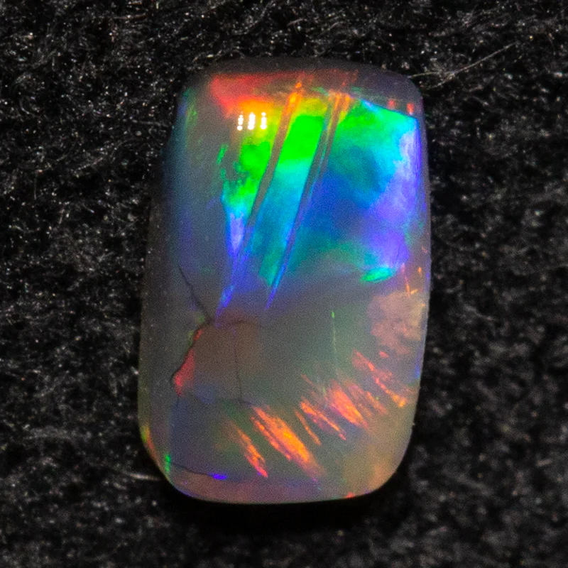 0.13 ct dark opal 4.2x2.6x1.4mm
