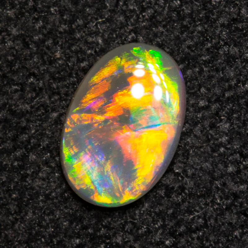 0.19 ct dark opal 5.5x3.8x1.3mm
