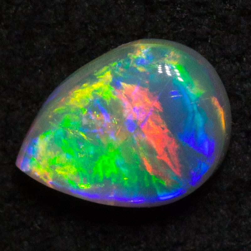 0.30 ct dark opal 5.5x4.2x2.1mm