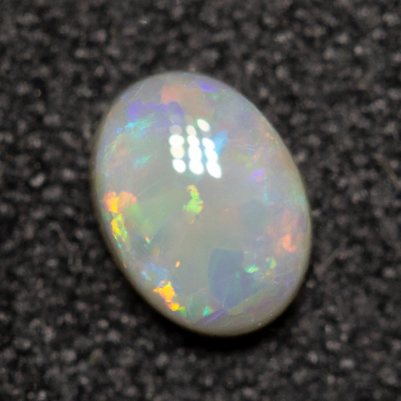 0.31 ct white opal 5.2x4x2.1mm