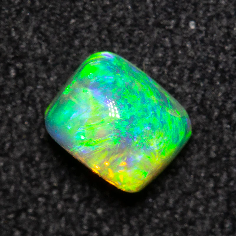 0.37 ct crystal opal 4.3x3.5x3.2mm