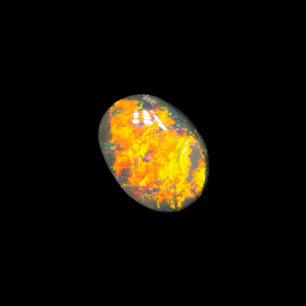 0.37 ct dark opal 5.4x4.1x2.3mm