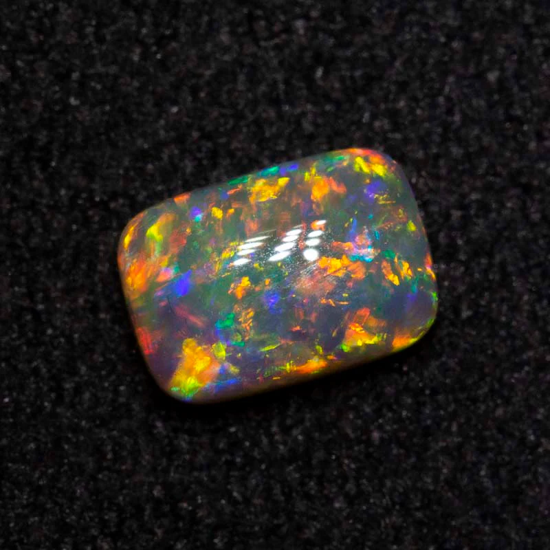 0.38 ct crystal opal 5.6x3.9x2.2mm