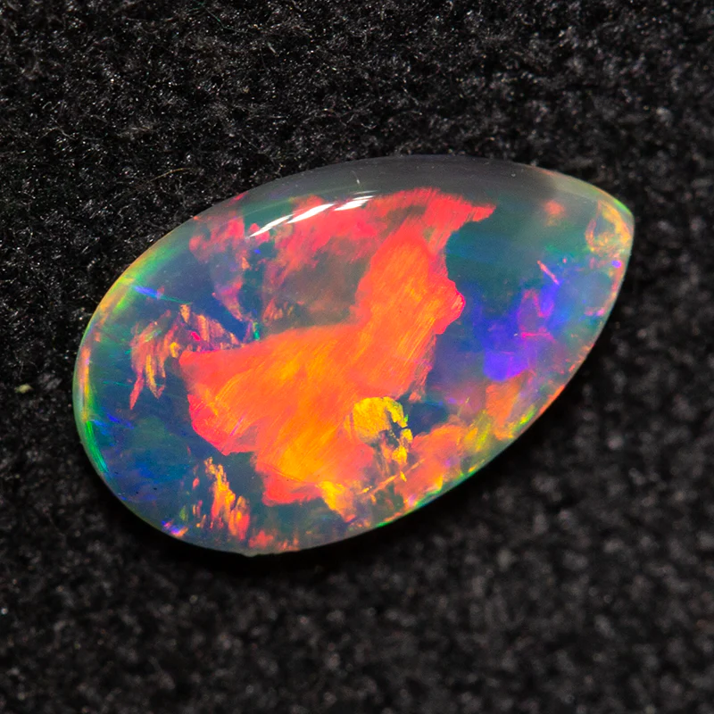 0.38 ct crystal opal 7.7x4.8x1.6mm