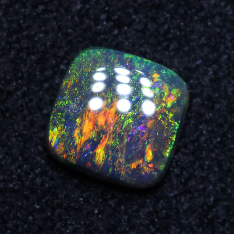 0.40 ct black opal 4.8x4.8x2.1mm