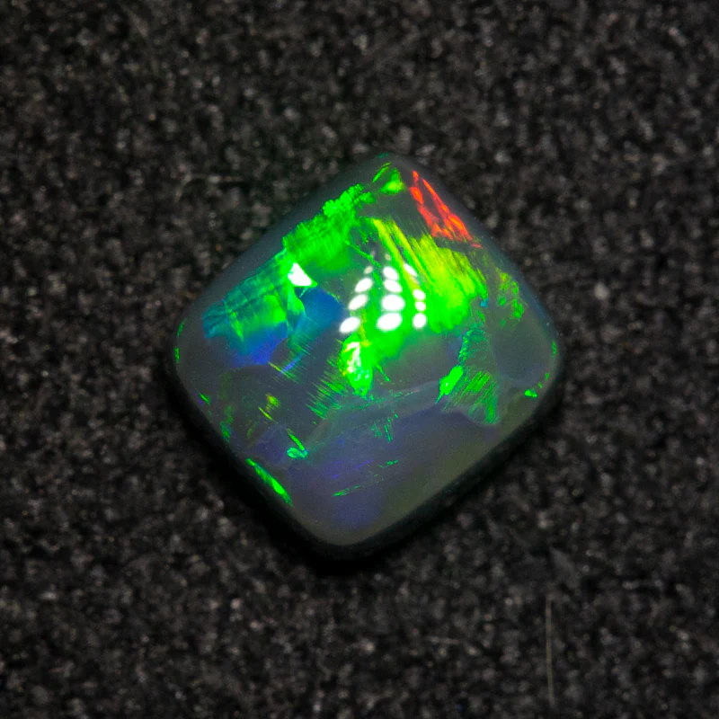 0.43 ct black opal 4.9x4.6x2.4mm
