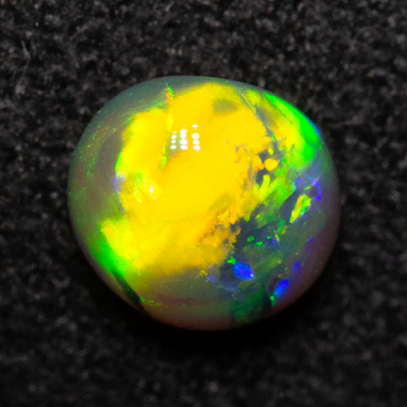 0.44 ct crystal opal 5.1x4.9x3mm
