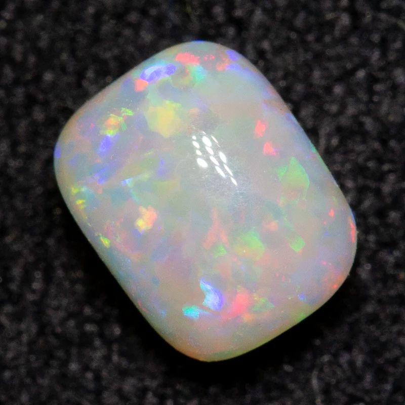 0.45 ct white opal 5x4x3.2mm