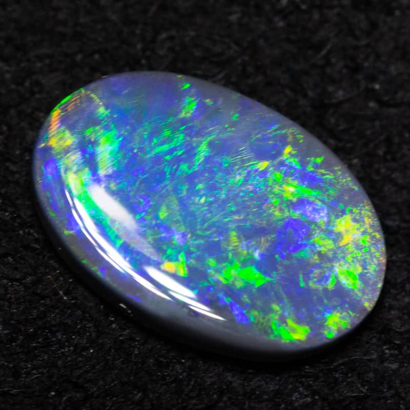 0.52ct dark opal 8.5x5.7x1.5mm