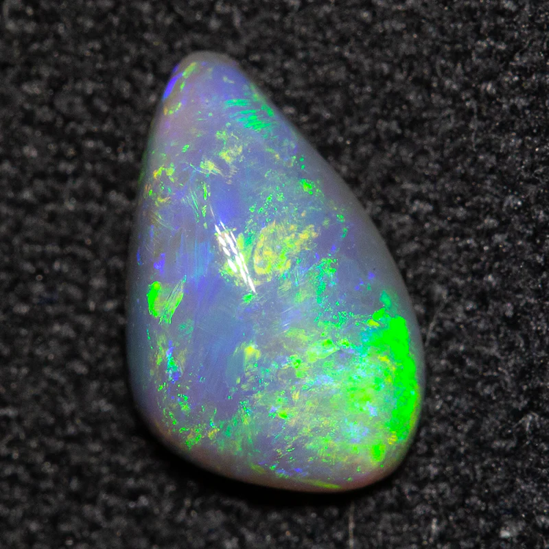 0.55 ct black opal 7.7x4.9x2.8mm