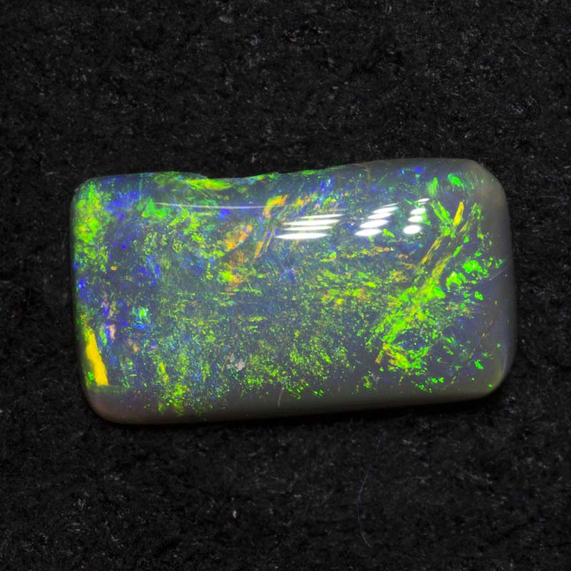 0.58 ct dark opal 8.3x4.7x1.8mm