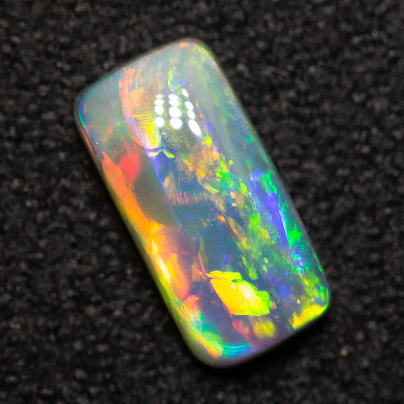 0.75 ct crystal opal 8.2x4.1x2.6mm