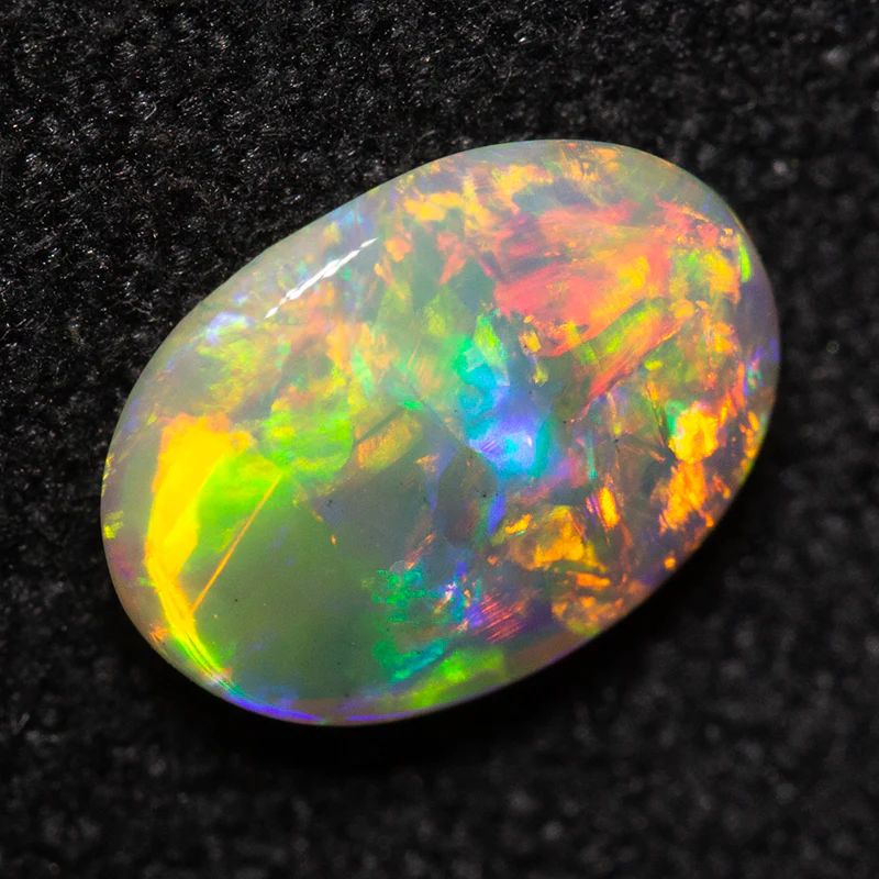 0.77 ct crystal opal 8.1x6.1x2.6mm
