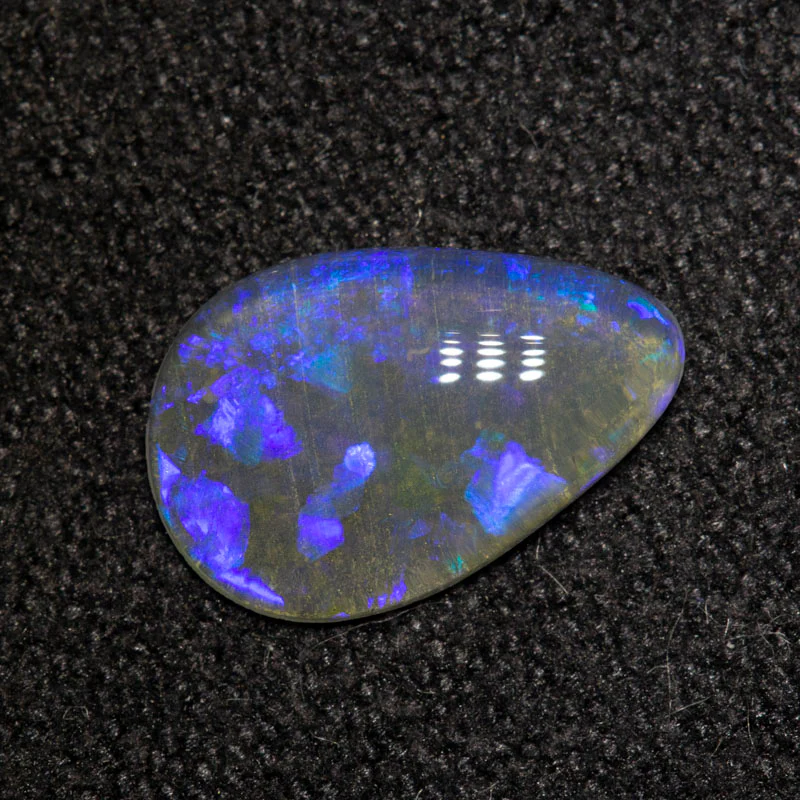0.78 crystal opal 9.6x6.3x2.3mm