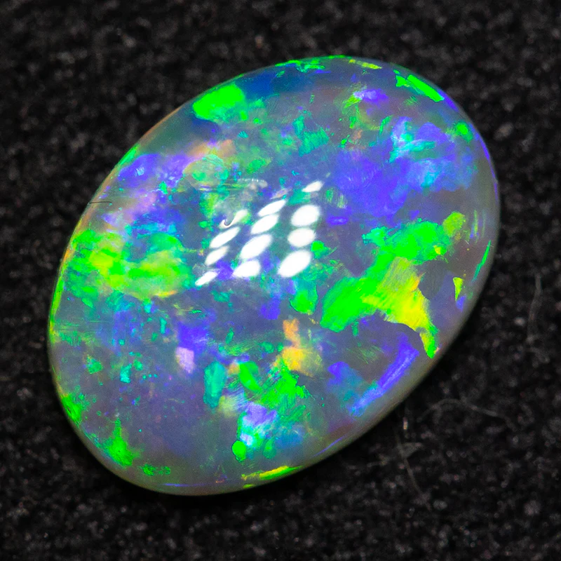0.79 ct crystal opal 8x5.9x2.5mm