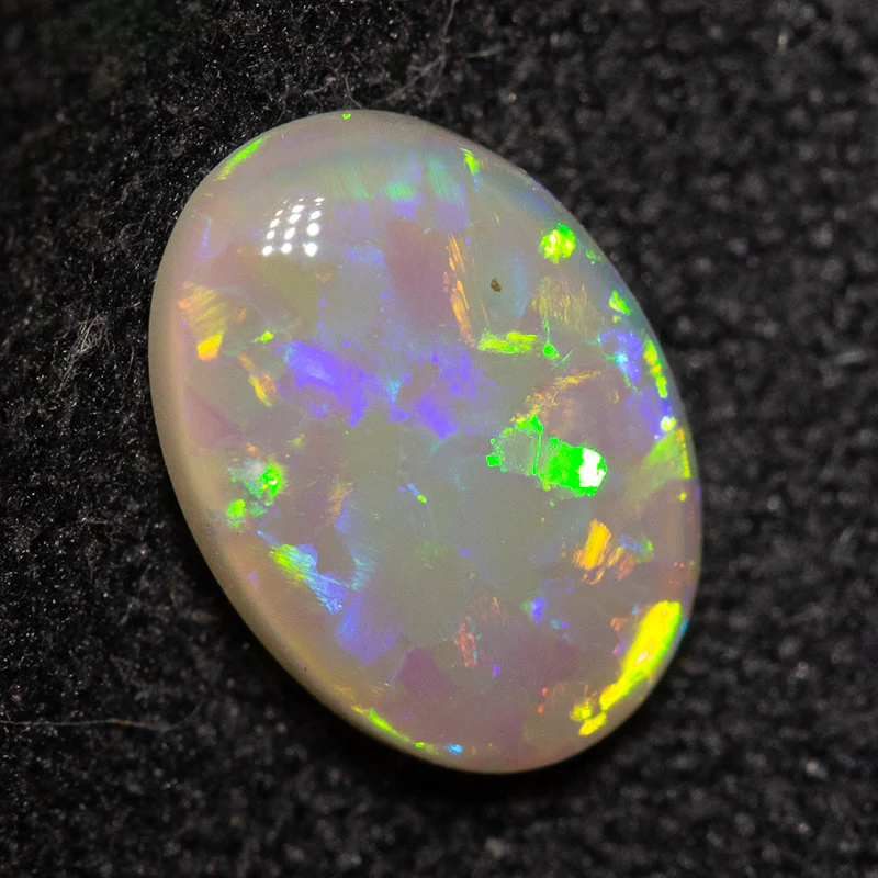 0.81 ct crystal opal 8.1x5.8x2.6mm