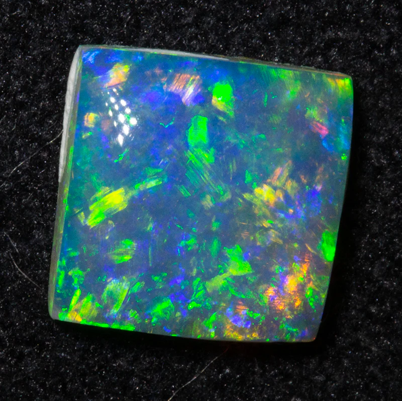 0.88 ct crystal opal 6.8x6.6x2.5mm