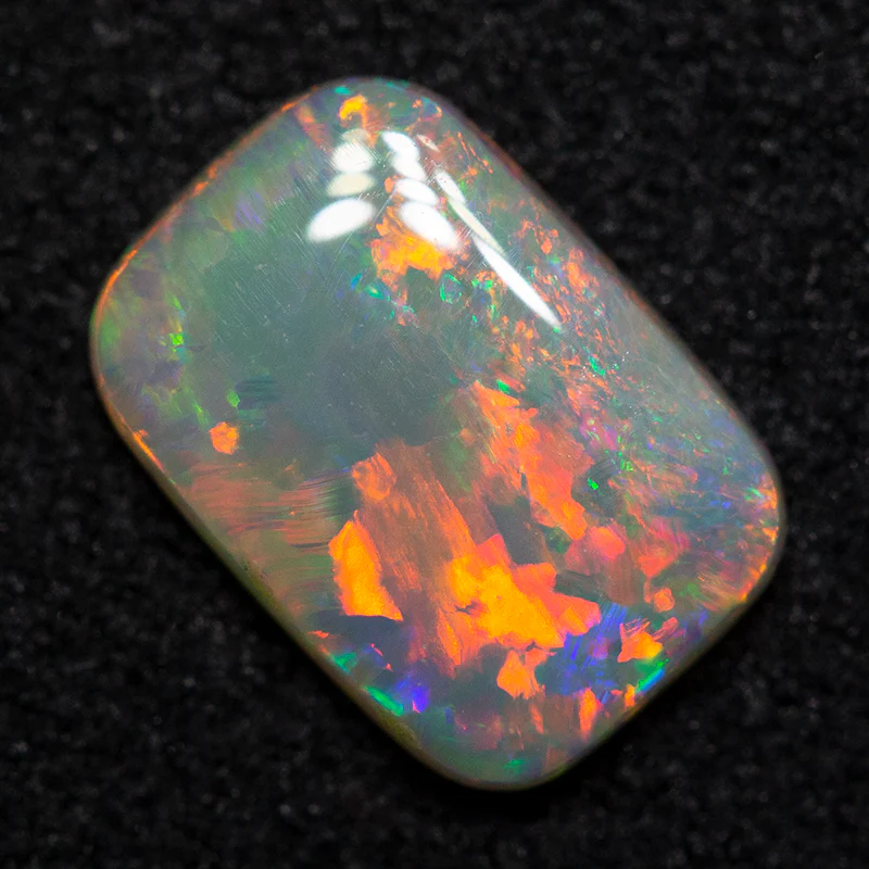 0.88 ct white opal 8.8x6.2x1.9mm