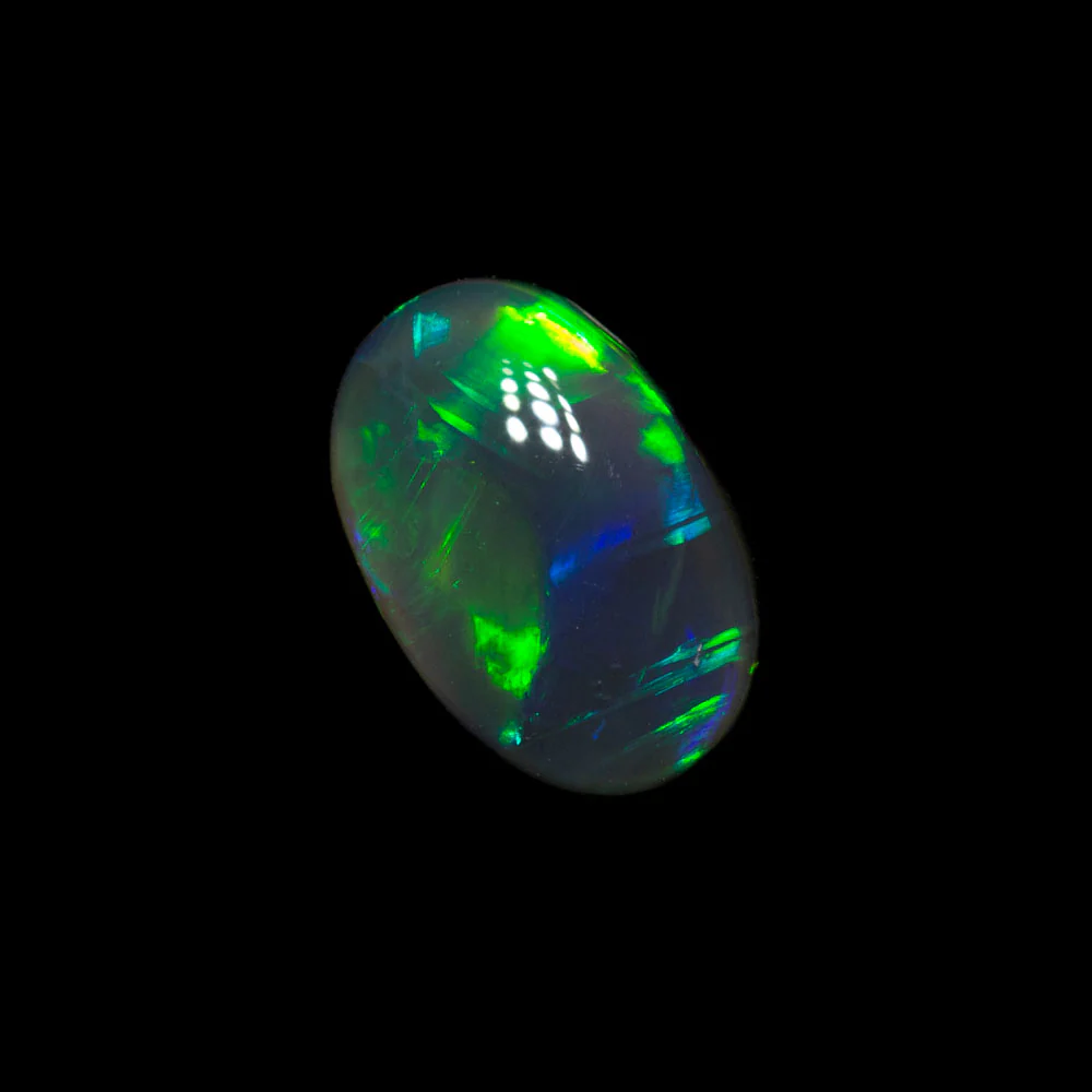 0.89 ct black opal 8.2x5.5x3mm - Image 2