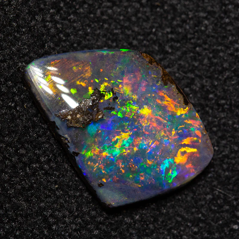 0.95 ct boulder opal 8.6x6.6x1.9mm