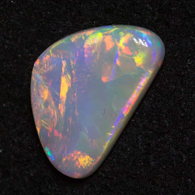 0.95 ct white opal 9.8x6.5x2.1mm