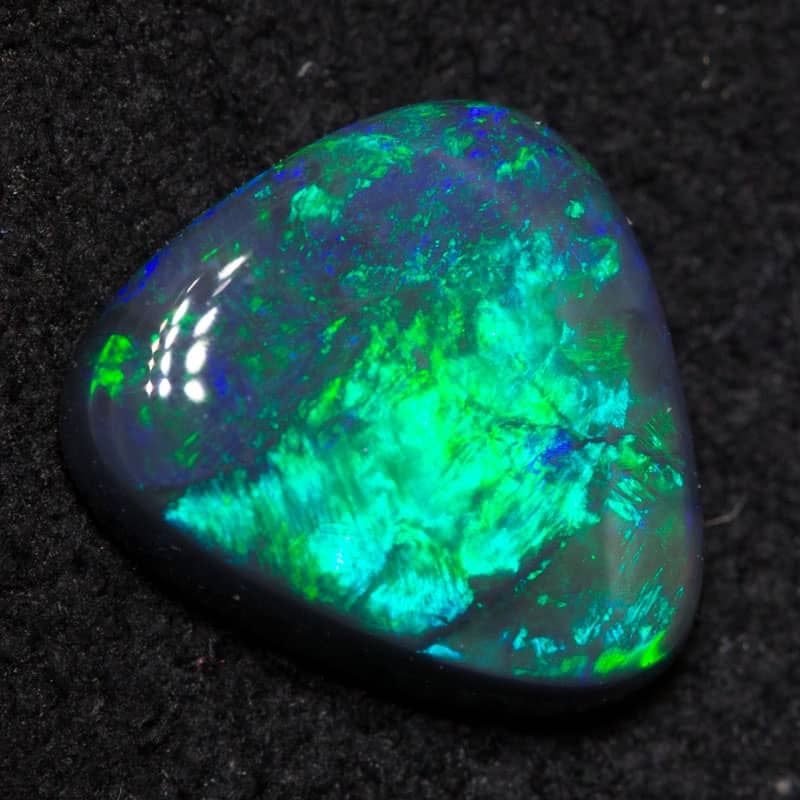 0.99 ct black opal 8.4x7.4x2.5mm