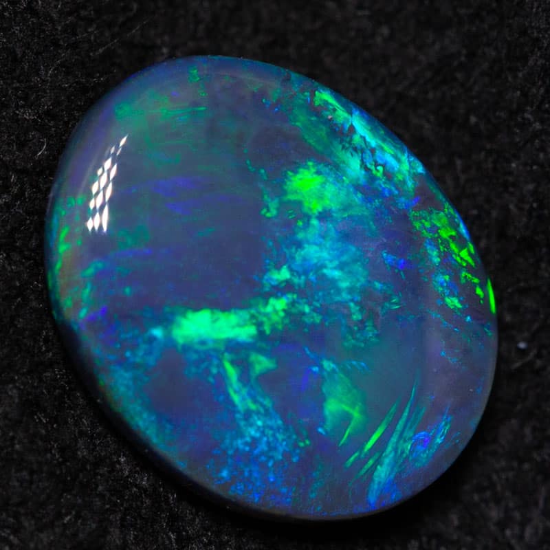 0.99ct black opal 8.3x7x2.5mm