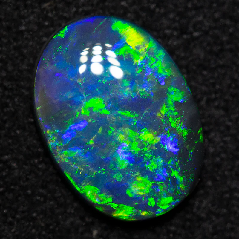 1.04 ct black opal 9.3x6.7x2.4mm