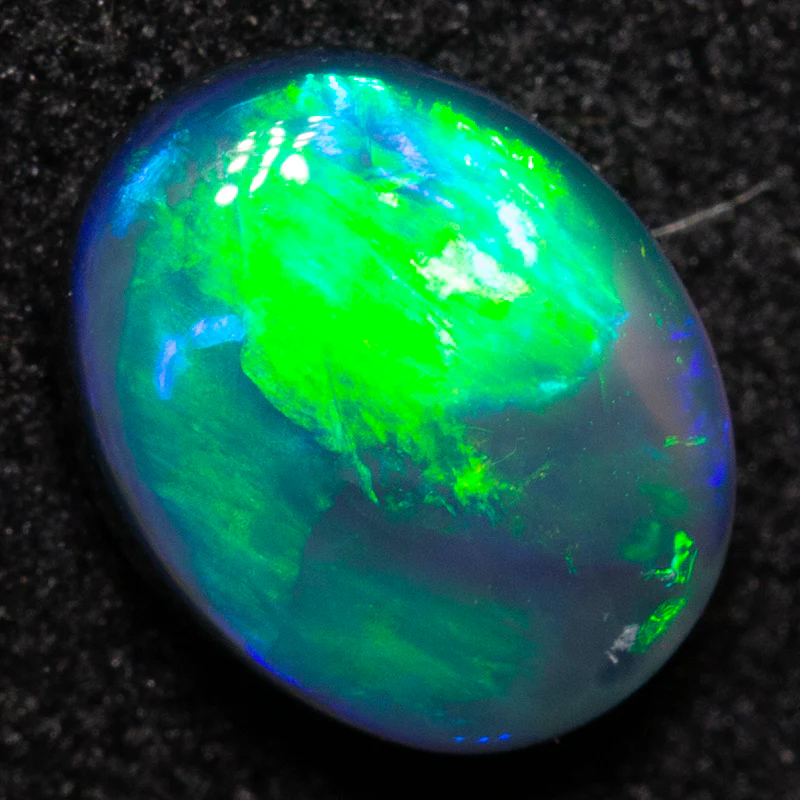 1.05 ct black opal 7.8x6.1x3.4mm