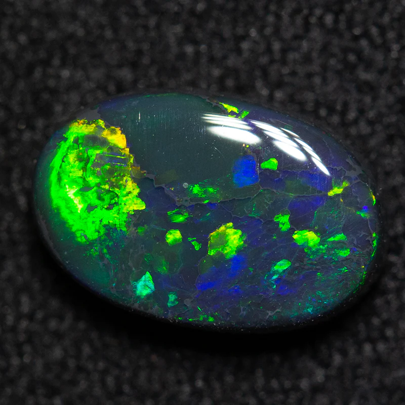 1.05 ct black opal 8x5.5x2.5mm