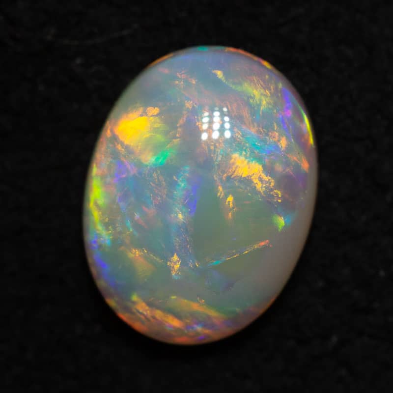 1.17 ct white opal 8.9x6.3x3.5mm