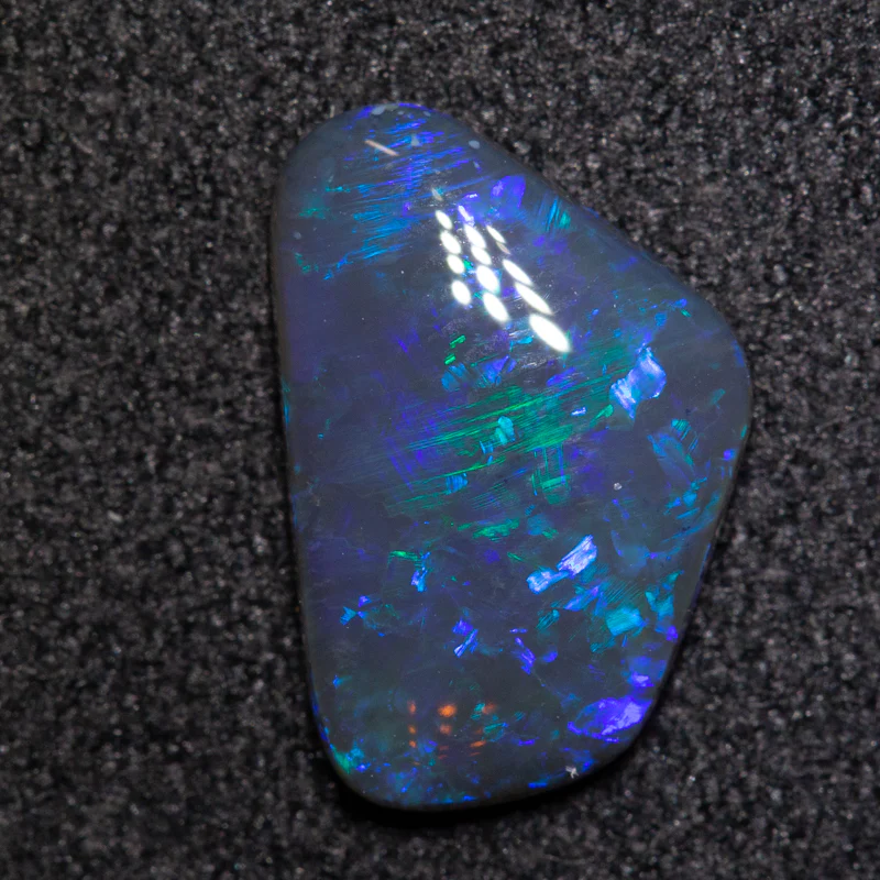 1.52 ct black opal 11.4x7.6x2.6mm