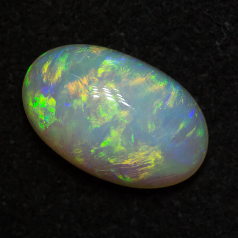 1.72 ct white opal 10.4x6.5x3.9mm