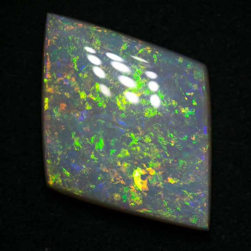 13.33 ct white opal 25x18x6mm