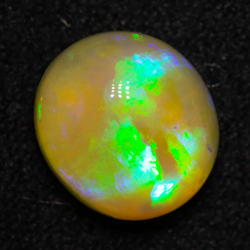 2.01 ct crystal opal 8.5x7.5x5mm