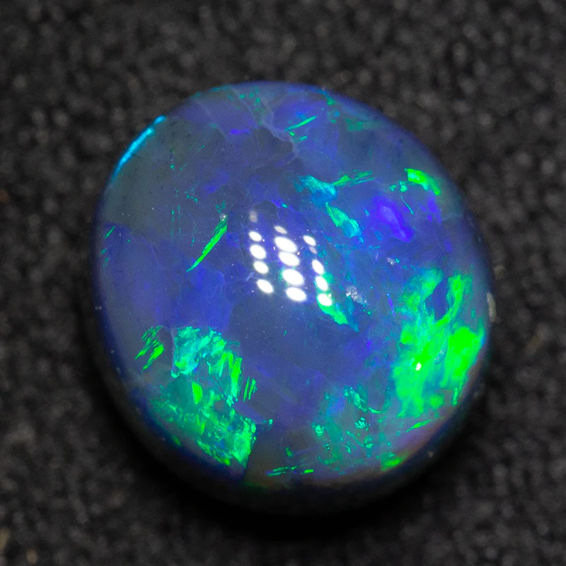 2.03 ct black opal 7.6x7x5.8mm
