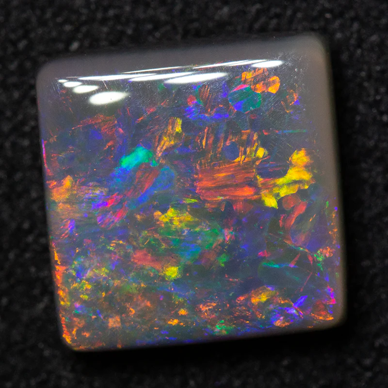 2.20 ct dark opal 8.6x8.5x3.5mm