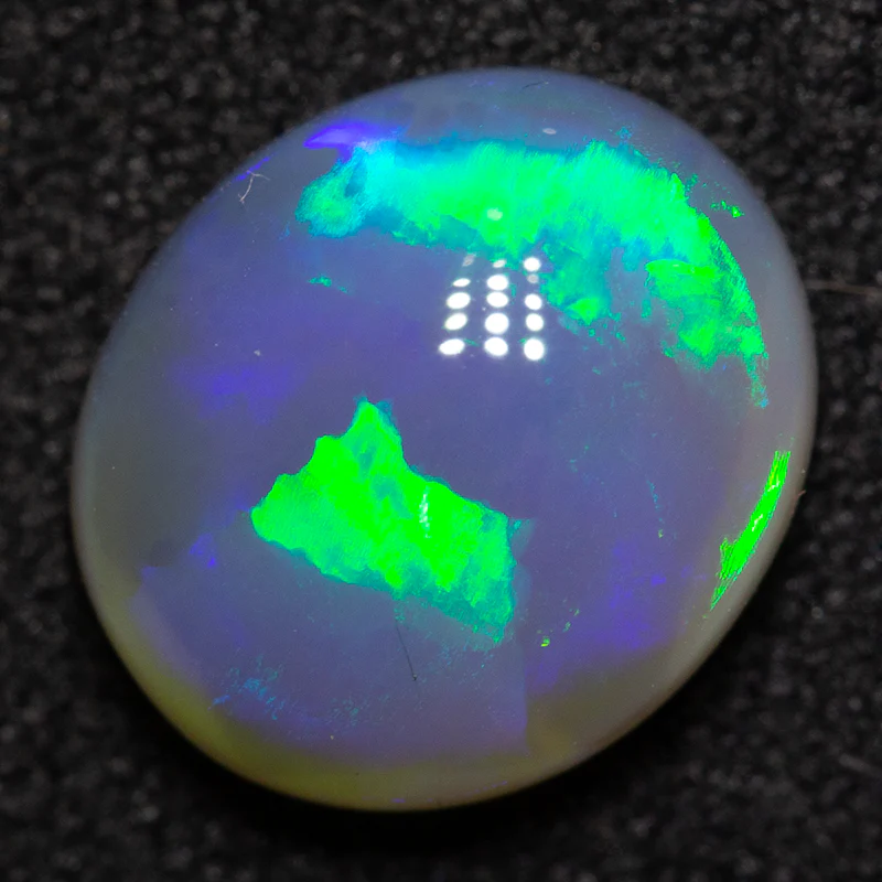 2.21 ct crystal opal 9.8x8.5x4.3mm