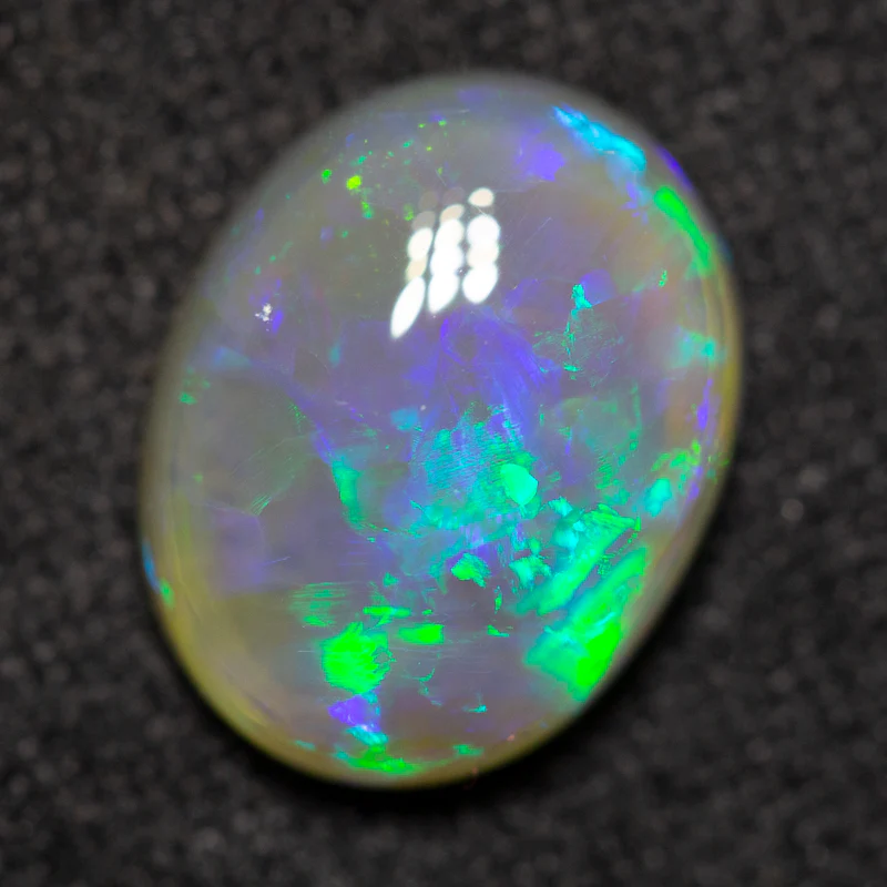 2.51 ct crystal opal 11x8.6x4mm