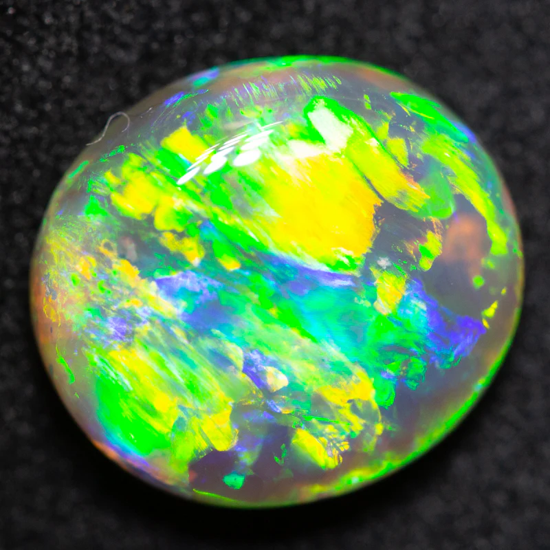 2.63 ct crystal opal 10.2x9.2x4.5mm