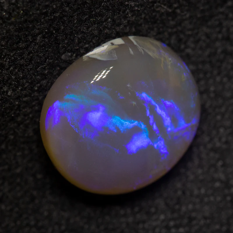 2.67 ct dark crystal 9.9x9.2x4.6mm