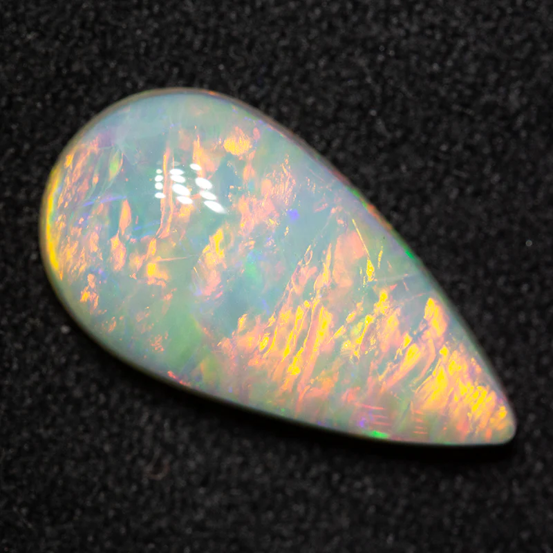3.08 ct white opal 15.5x8.3x3.8mm