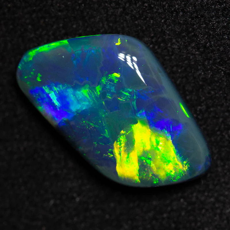 3.28 ct black opal 15.5x9x3.5mm