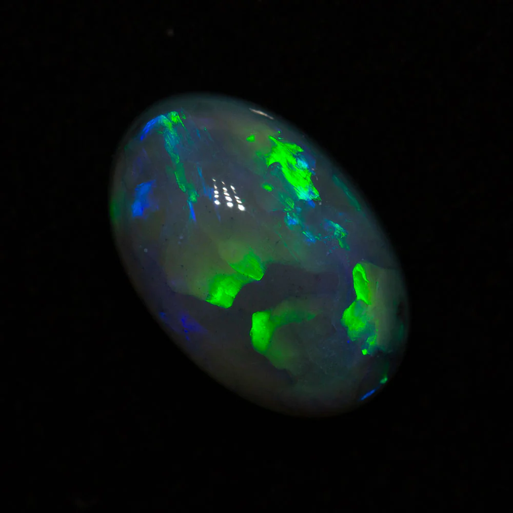 3.63 ct black opal 12.3x8.1x6.1mm - Image 2