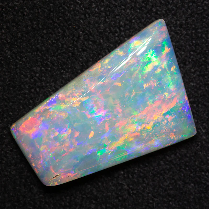 3.89 ct crystal opal 15x10x3mm