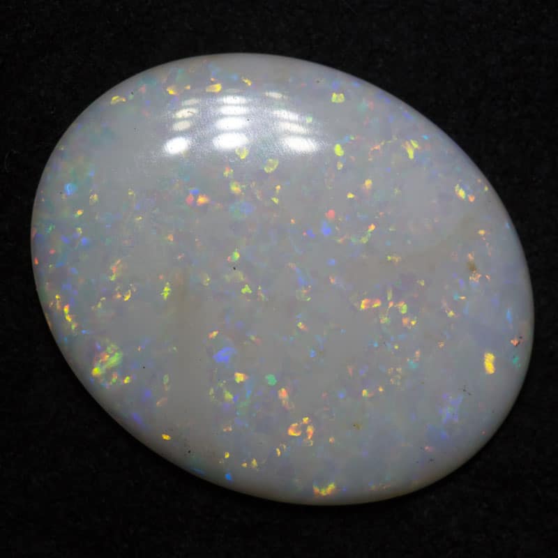 4.40 ct white opal 18.7x15.4x2.2mm