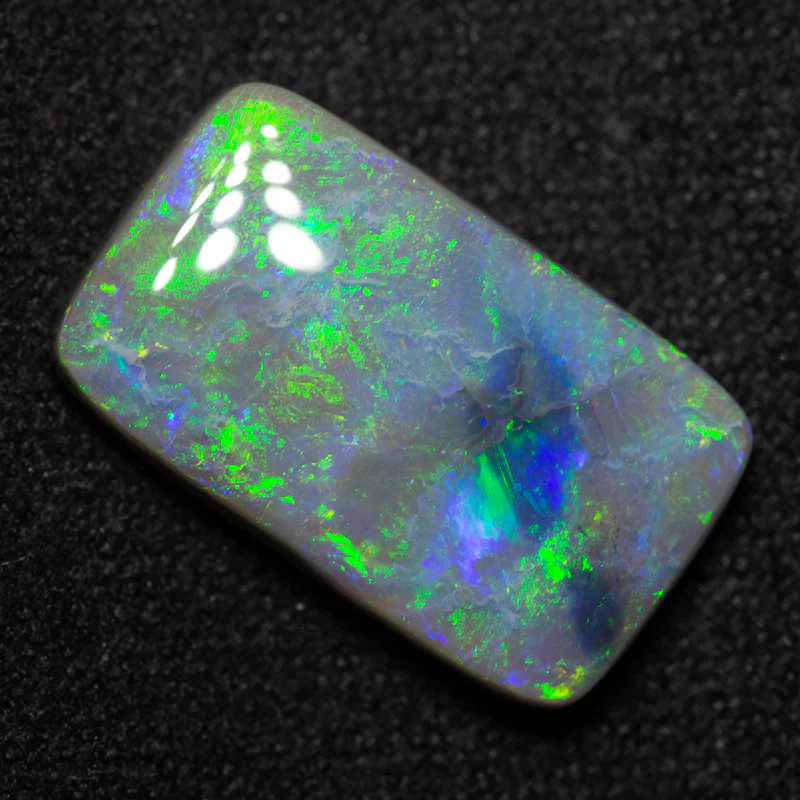 4.54 ct dark opal 15.3x9.2x4.2mm