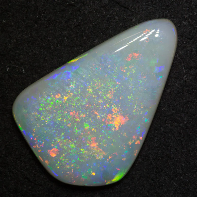 4.59 ct white opal 19.7x13.4x2.9mm