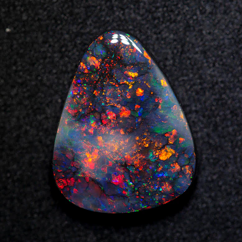 5.01 ct black opal 15.6x12.4x4mm