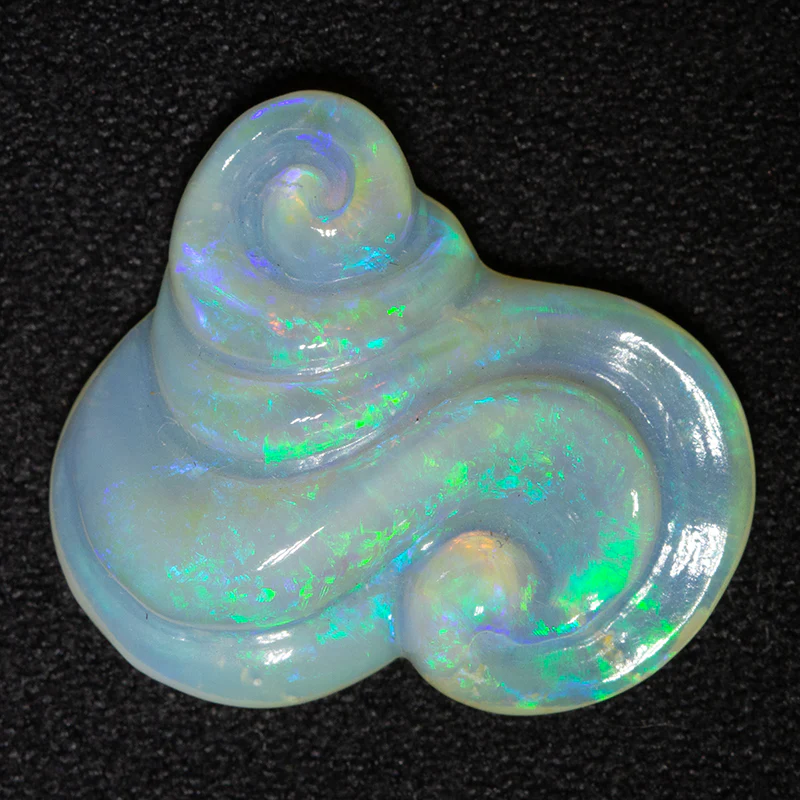 8.85 ct crystal opal carving 20x17x5.8mm